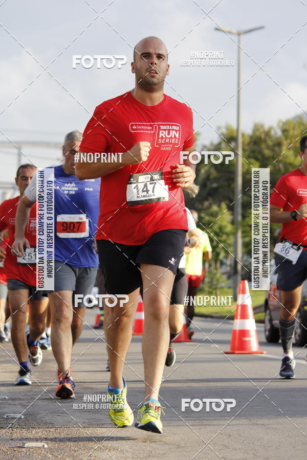 Buy your photos of the eventSantander Track & Field Run Series - Shopping Tambor on Fotop