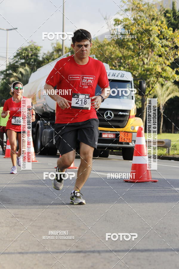 Buy your photos of the eventSantander Track & Field Run Series - Shopping Tambor on Fotop
