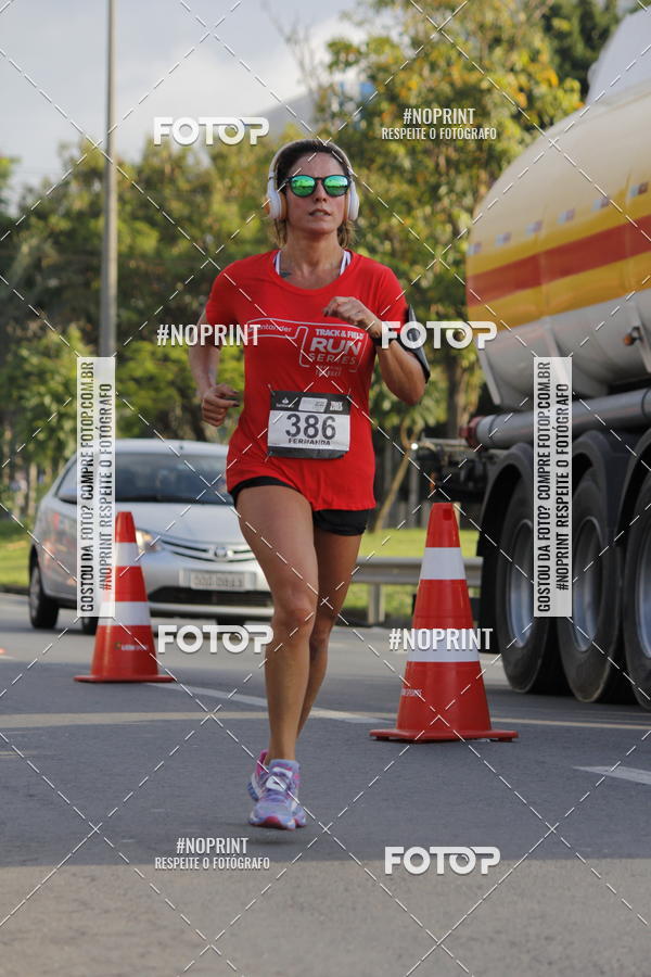 Buy your photos of the eventSantander Track & Field Run Series - Shopping Tambor on Fotop