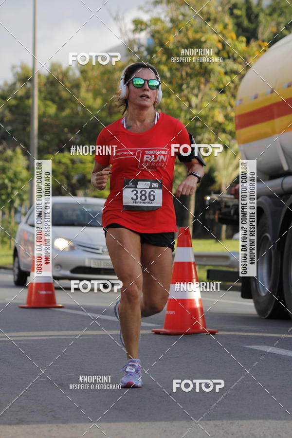 Buy your photos of the eventSantander Track & Field Run Series - Shopping Tambor on Fotop