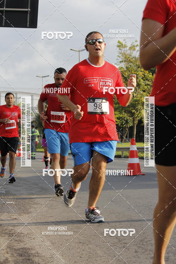 Buy your photos of the eventSantander Track & Field Run Series - Shopping Tambor on Fotop