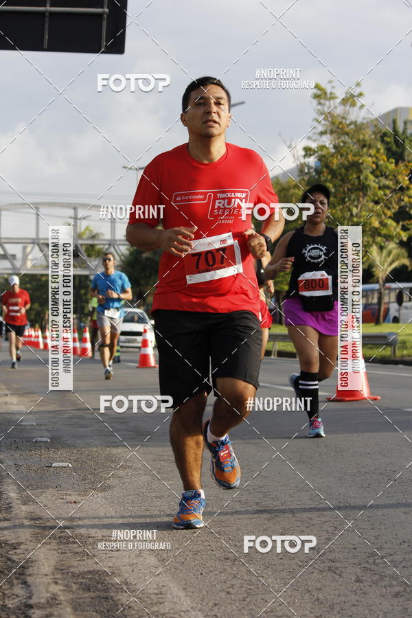Buy your photos of the eventSantander Track & Field Run Series - Shopping Tambor on Fotop