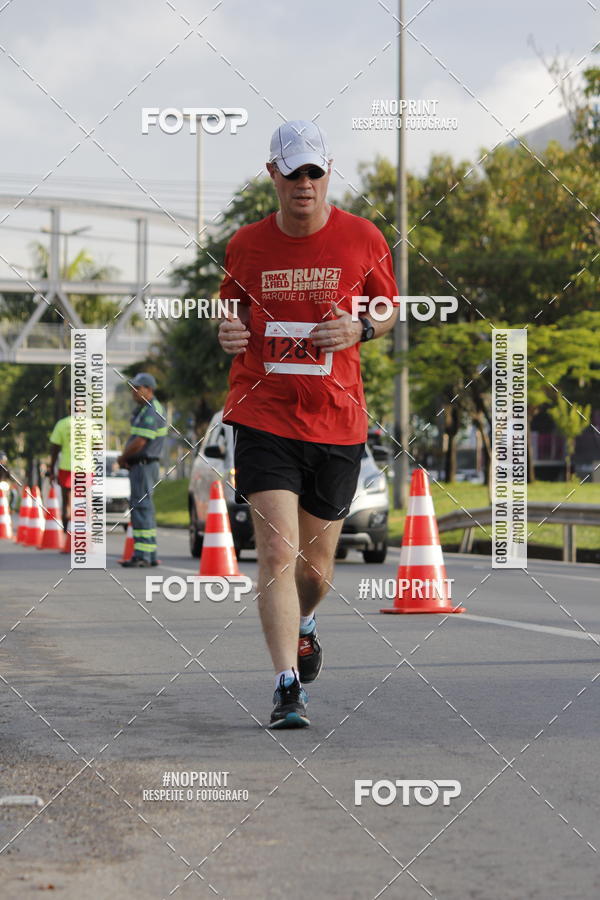 Buy your photos of the eventSantander Track & Field Run Series - Shopping Tambor on Fotop