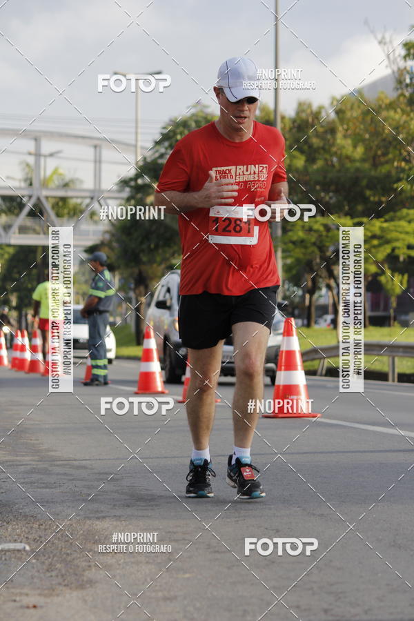 Buy your photos of the eventSantander Track & Field Run Series - Shopping Tambor on Fotop