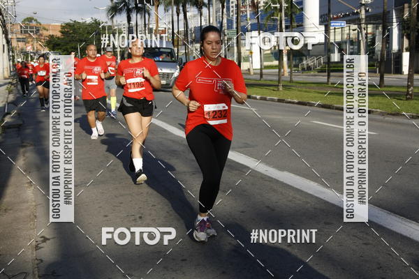 Buy your photos of the eventSantander Track & Field Run Series - Shopping Tambor on Fotop