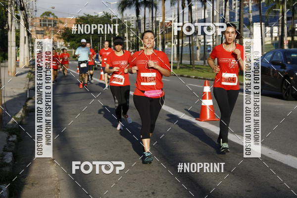 Buy your photos of the eventSantander Track & Field Run Series - Shopping Tambor on Fotop