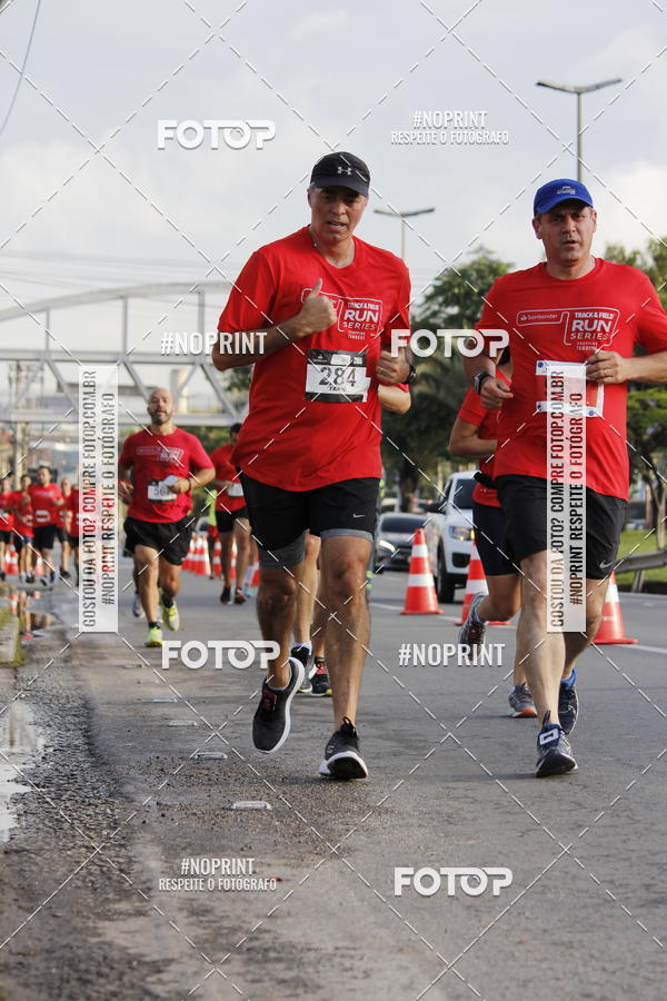 Buy your photos of the eventSantander Track & Field Run Series - Shopping Tambor on Fotop