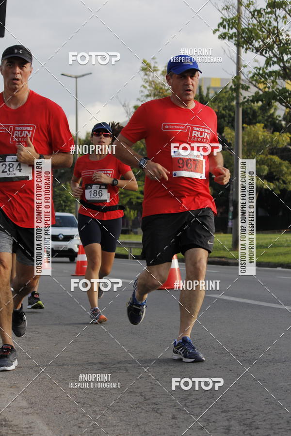 Buy your photos of the eventSantander Track & Field Run Series - Shopping Tambor on Fotop