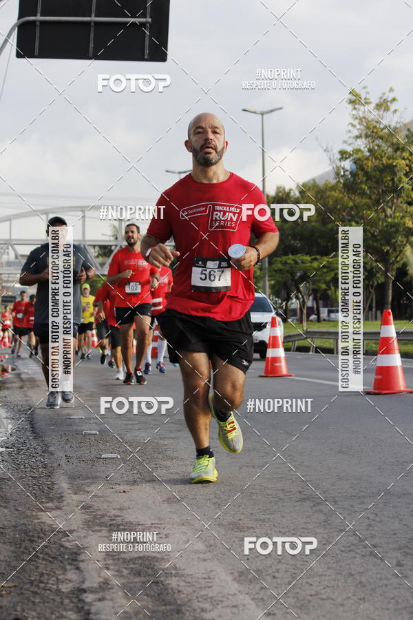 Buy your photos of the eventSantander Track & Field Run Series - Shopping Tambor on Fotop