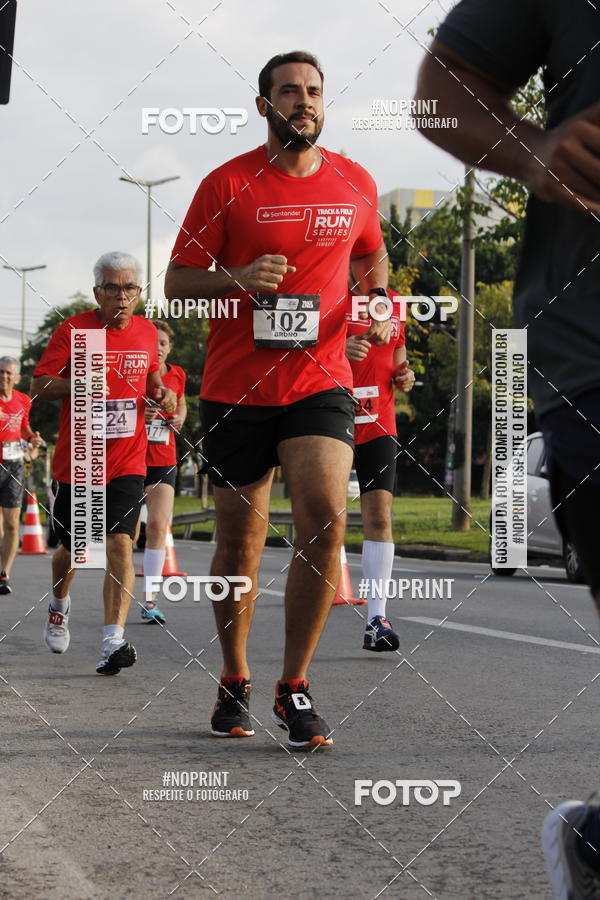 Buy your photos of the eventSantander Track & Field Run Series - Shopping Tambor on Fotop