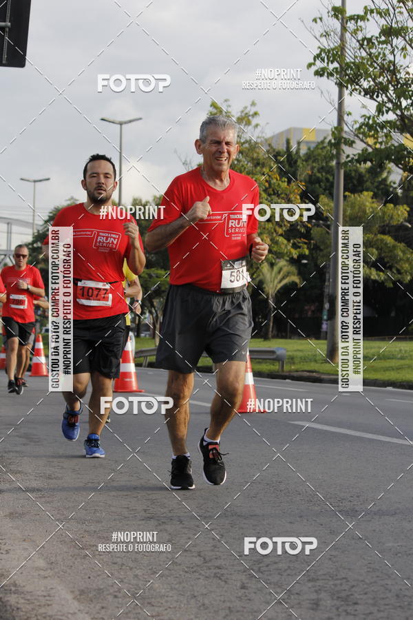 Buy your photos of the eventSantander Track & Field Run Series - Shopping Tambor on Fotop