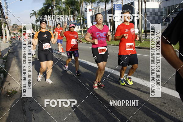 Buy your photos of the eventSantander Track & Field Run Series - Shopping Tambor on Fotop
