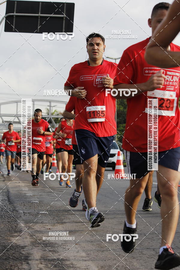 Buy your photos of the eventSantander Track & Field Run Series - Shopping Tambor on Fotop