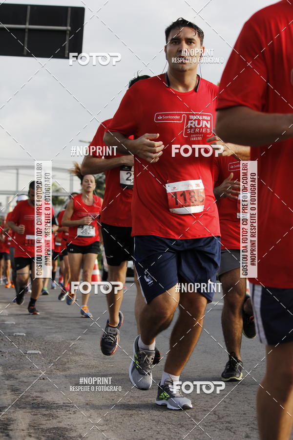 Buy your photos of the eventSantander Track & Field Run Series - Shopping Tambor on Fotop