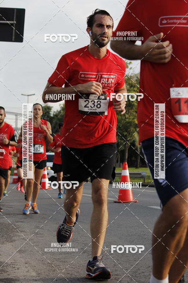 Buy your photos of the eventSantander Track & Field Run Series - Shopping Tambor on Fotop
