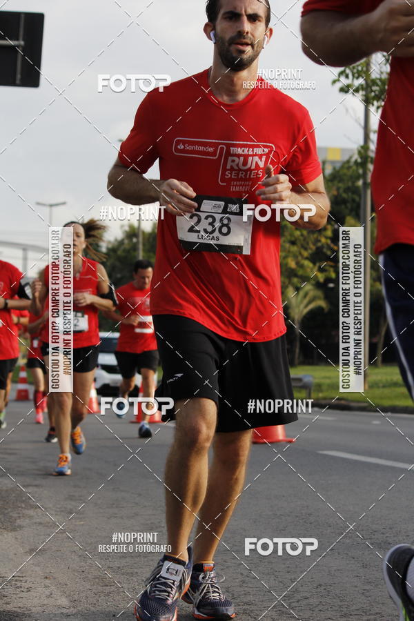 Buy your photos of the eventSantander Track & Field Run Series - Shopping Tambor on Fotop