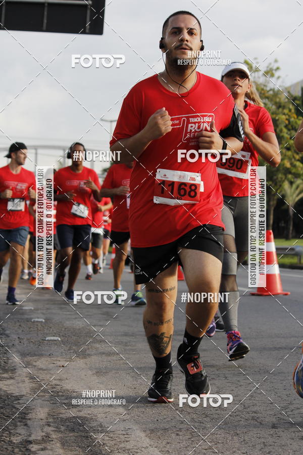 Buy your photos of the eventSantander Track & Field Run Series - Shopping Tambor on Fotop
