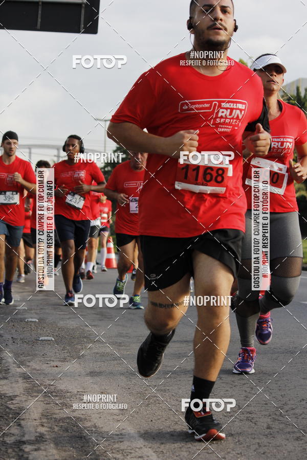 Buy your photos of the eventSantander Track & Field Run Series - Shopping Tambor on Fotop