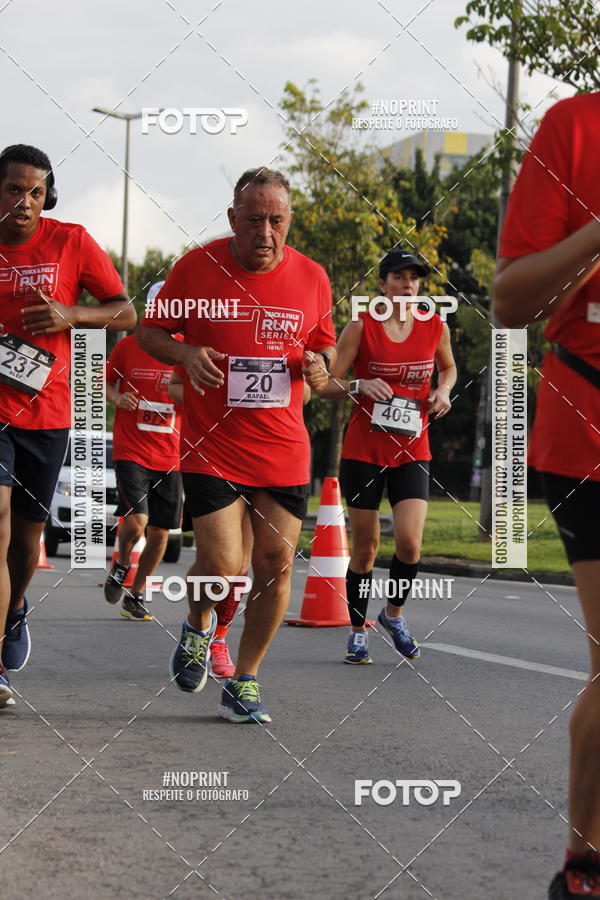 Buy your photos of the eventSantander Track & Field Run Series - Shopping Tambor on Fotop