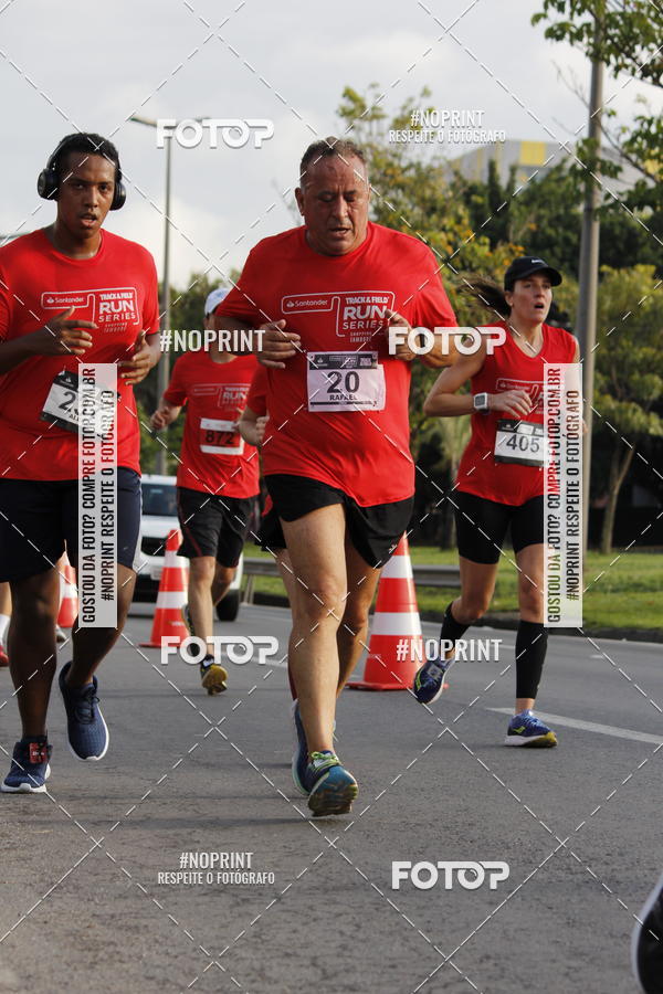 Buy your photos of the eventSantander Track & Field Run Series - Shopping Tambor on Fotop