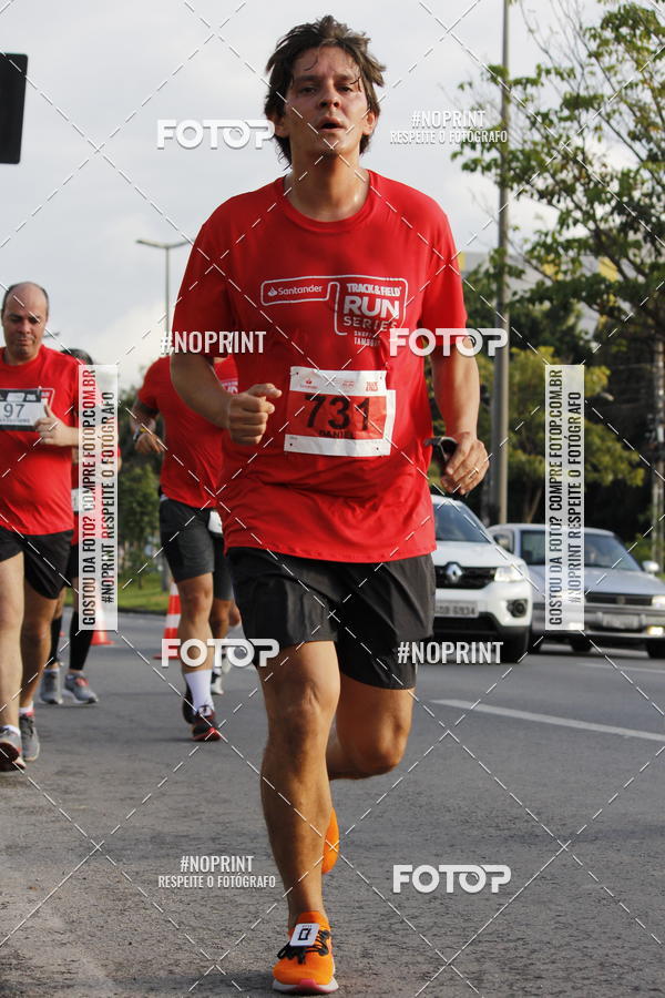 Buy your photos of the eventSantander Track & Field Run Series - Shopping Tambor on Fotop
