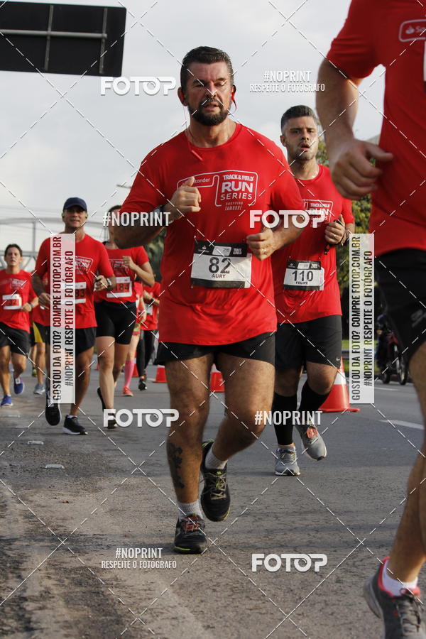 Buy your photos of the eventSantander Track & Field Run Series - Shopping Tambor on Fotop