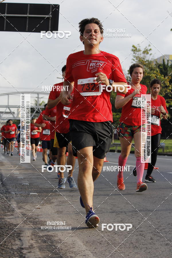 Buy your photos of the eventSantander Track & Field Run Series - Shopping Tambor on Fotop