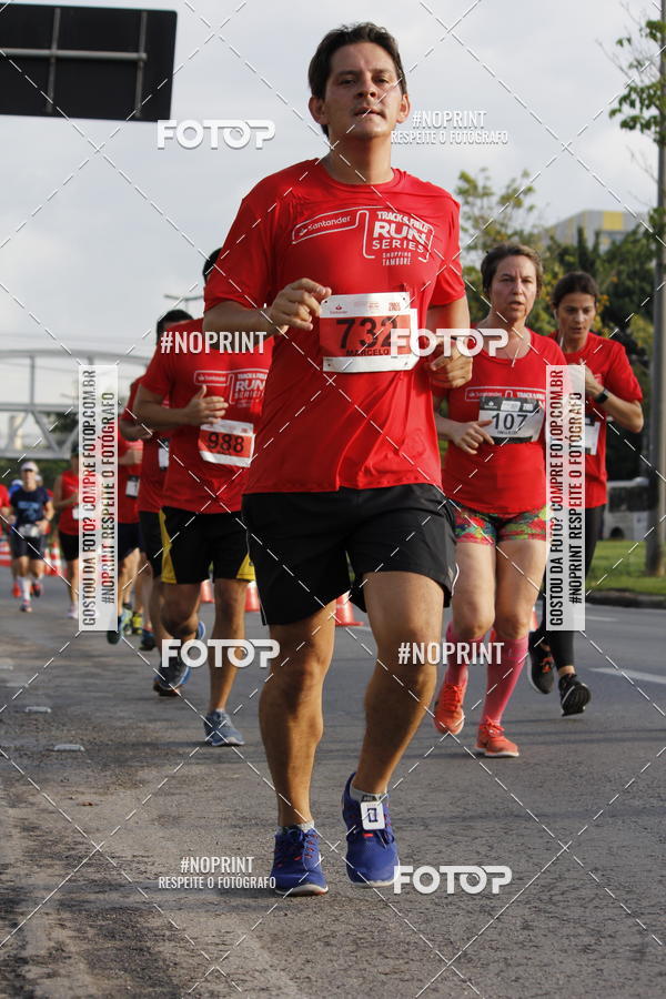 Buy your photos of the eventSantander Track & Field Run Series - Shopping Tambor on Fotop