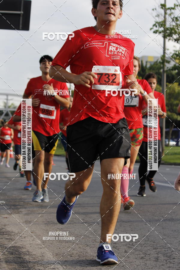 Buy your photos of the eventSantander Track & Field Run Series - Shopping Tambor on Fotop