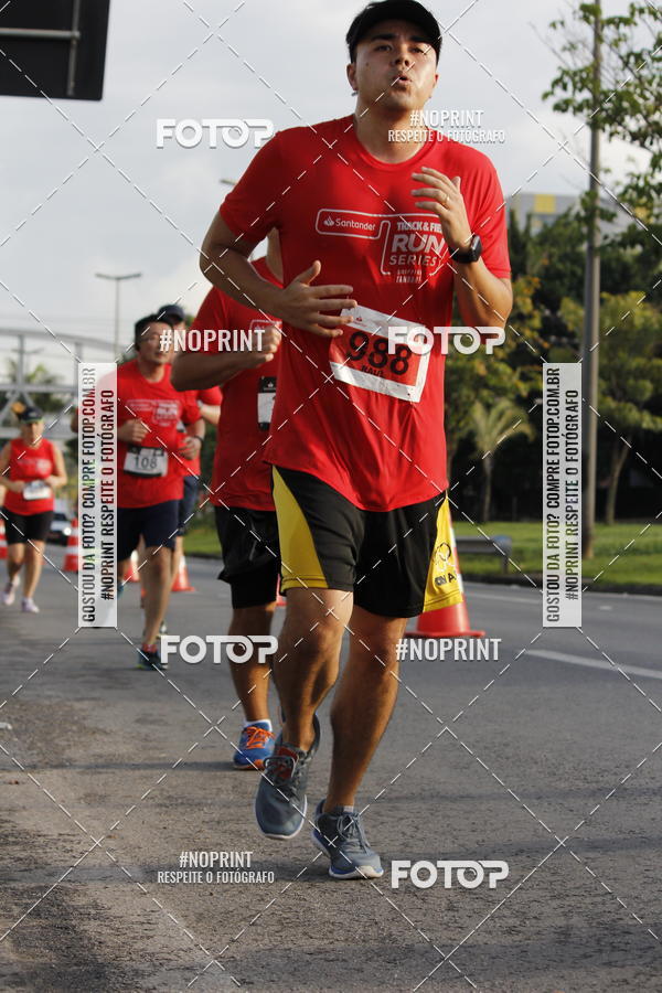 Buy your photos of the eventSantander Track & Field Run Series - Shopping Tambor on Fotop