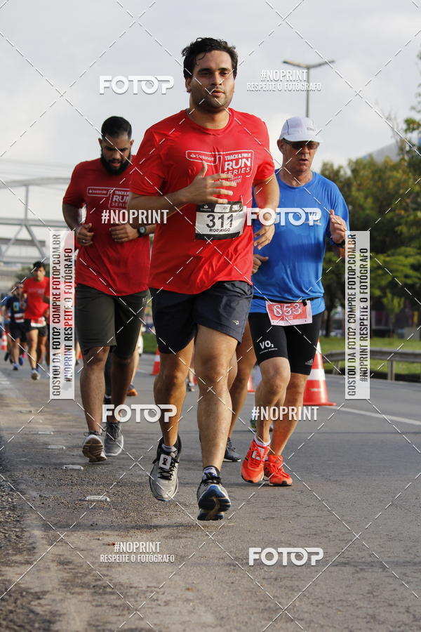 Buy your photos of the eventSantander Track & Field Run Series - Shopping Tambor on Fotop