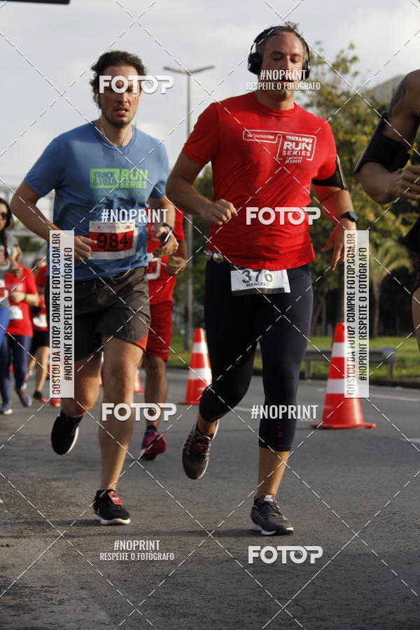 Buy your photos of the eventSantander Track & Field Run Series - Shopping Tambor on Fotop