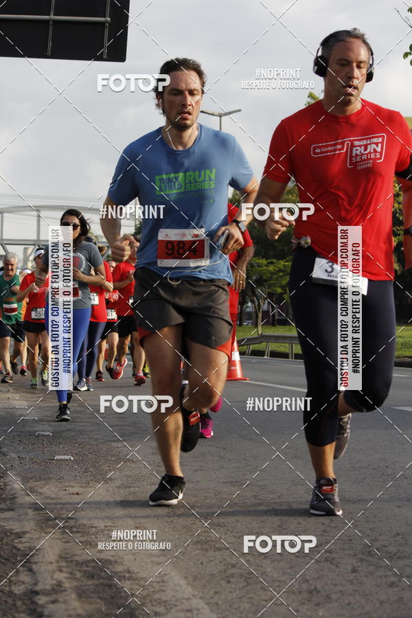 Buy your photos of the eventSantander Track & Field Run Series - Shopping Tambor on Fotop