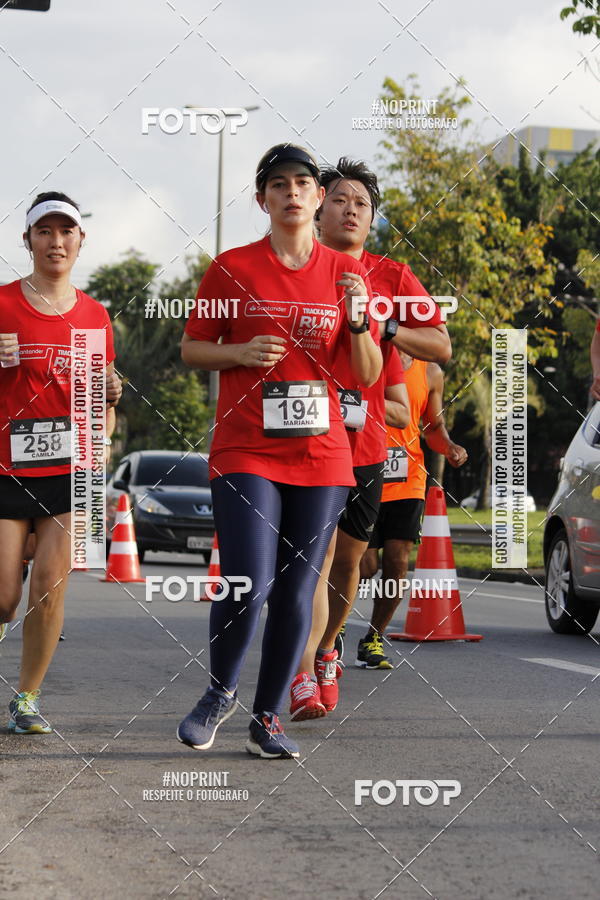 Buy your photos of the eventSantander Track & Field Run Series - Shopping Tambor on Fotop