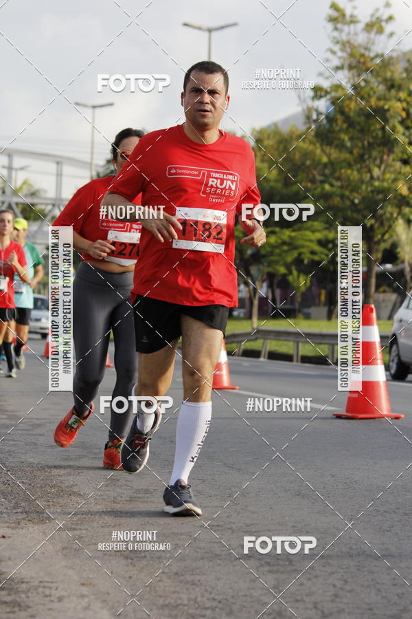 Buy your photos of the eventSantander Track & Field Run Series - Shopping Tambor on Fotop
