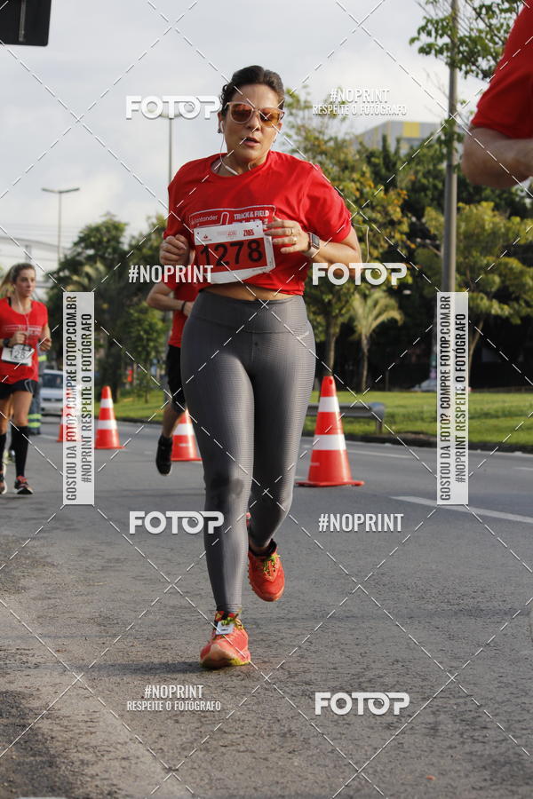 Buy your photos of the eventSantander Track & Field Run Series - Shopping Tambor on Fotop