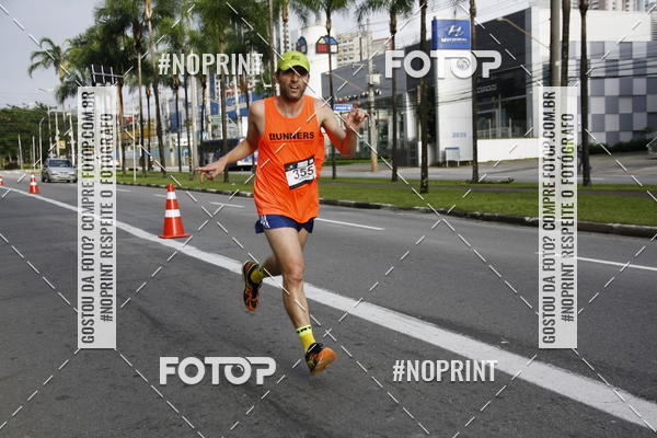Buy your photos of the eventSantander Track & Field Run Series - Shopping Tambor on Fotop