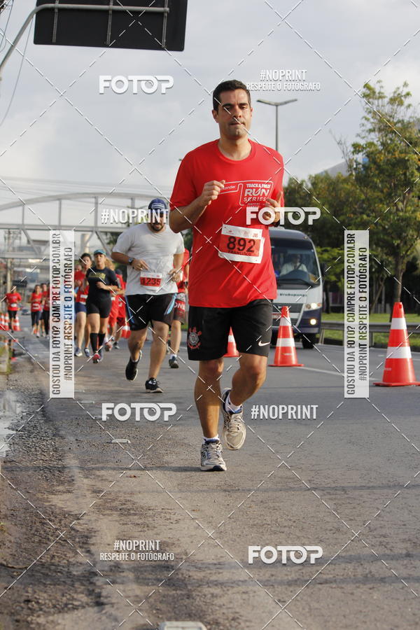 Buy your photos of the eventSantander Track & Field Run Series - Shopping Tambor on Fotop
