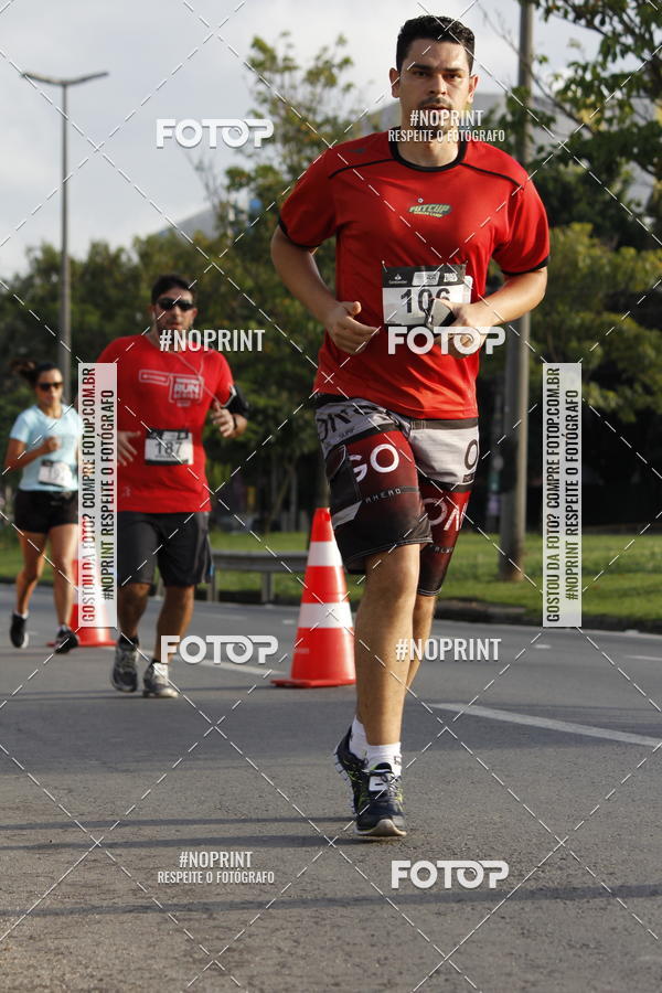 Buy your photos of the eventSantander Track & Field Run Series - Shopping Tambor on Fotop
