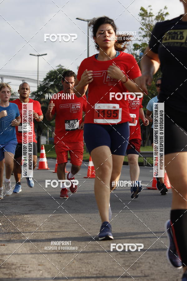 Buy your photos of the eventSantander Track & Field Run Series - Shopping Tambor on Fotop