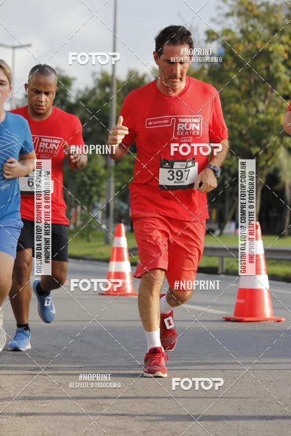 Buy your photos of the eventSantander Track & Field Run Series - Shopping Tambor on Fotop