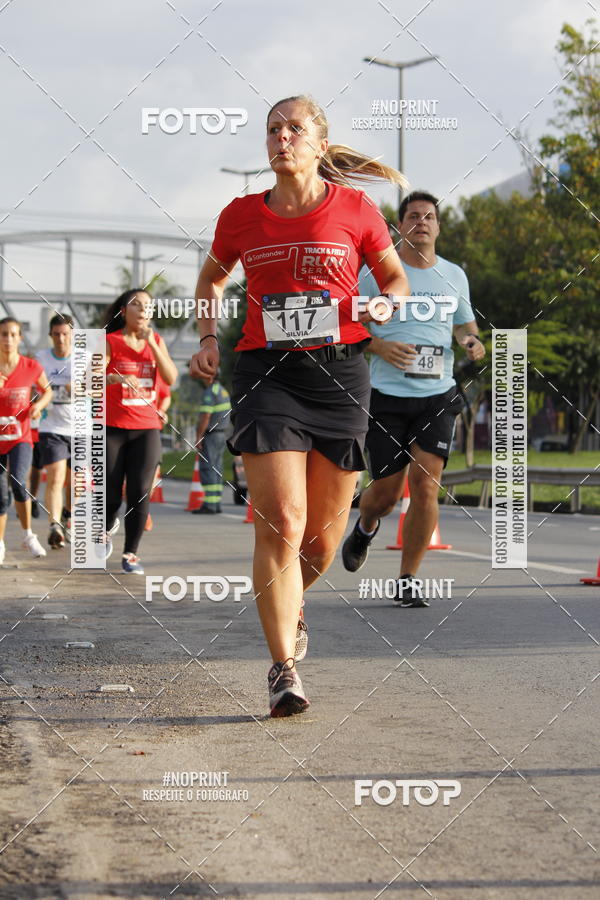 Buy your photos of the eventSantander Track & Field Run Series - Shopping Tambor on Fotop