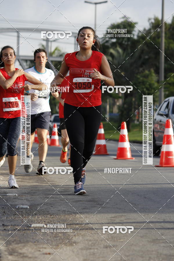 Buy your photos of the eventSantander Track & Field Run Series - Shopping Tambor on Fotop