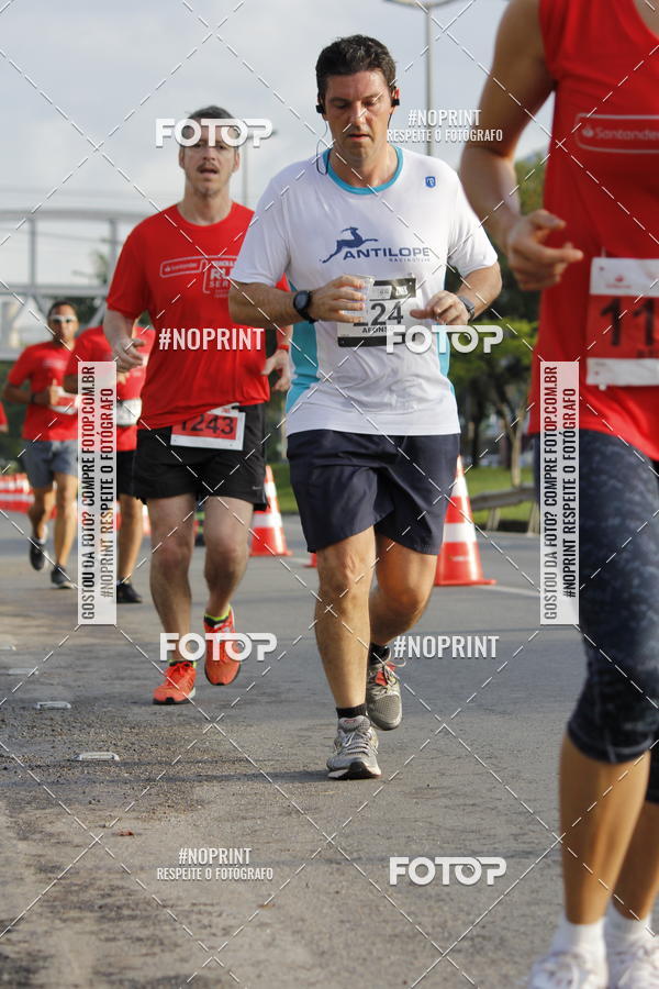 Buy your photos of the eventSantander Track & Field Run Series - Shopping Tambor on Fotop