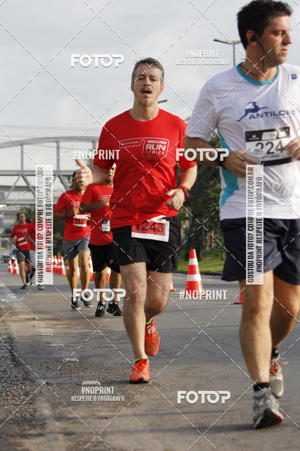 Buy your photos of the eventSantander Track & Field Run Series - Shopping Tambor on Fotop