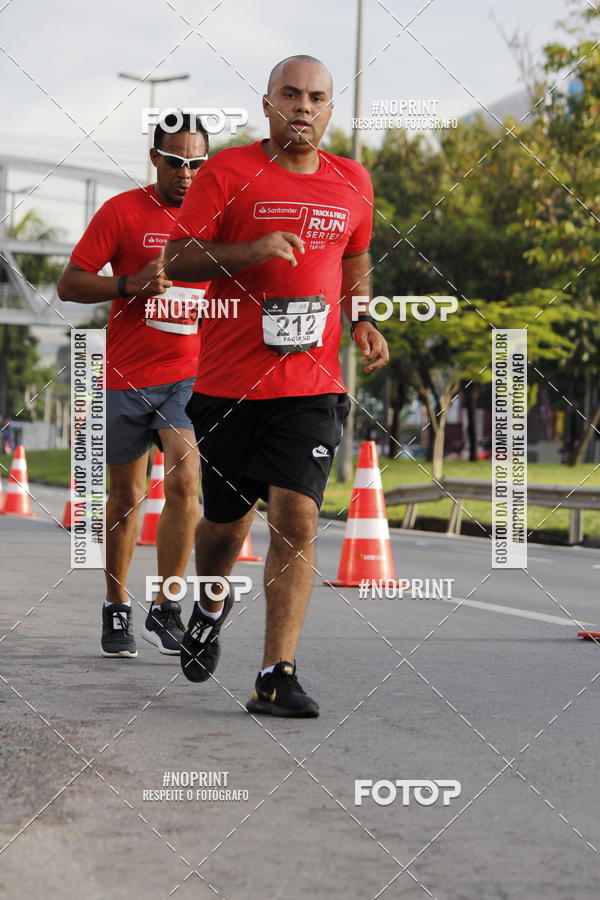 Buy your photos of the eventSantander Track & Field Run Series - Shopping Tambor on Fotop