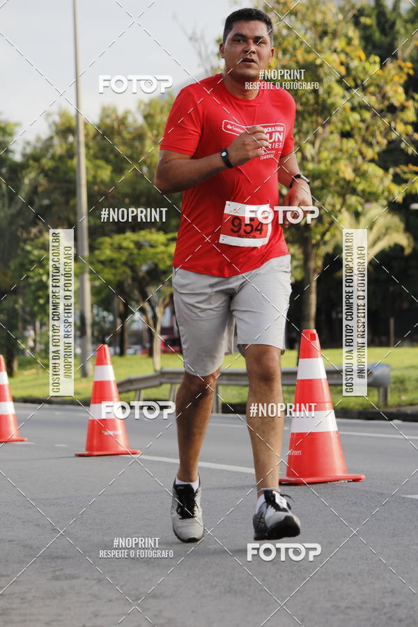 Buy your photos of the eventSantander Track & Field Run Series - Shopping Tambor on Fotop