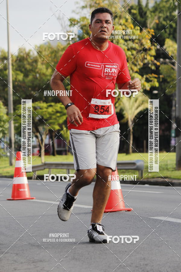 Buy your photos of the eventSantander Track & Field Run Series - Shopping Tambor on Fotop