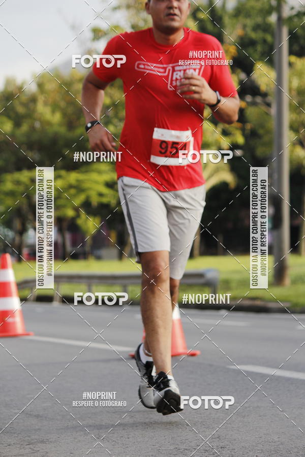 Buy your photos of the eventSantander Track & Field Run Series - Shopping Tambor on Fotop