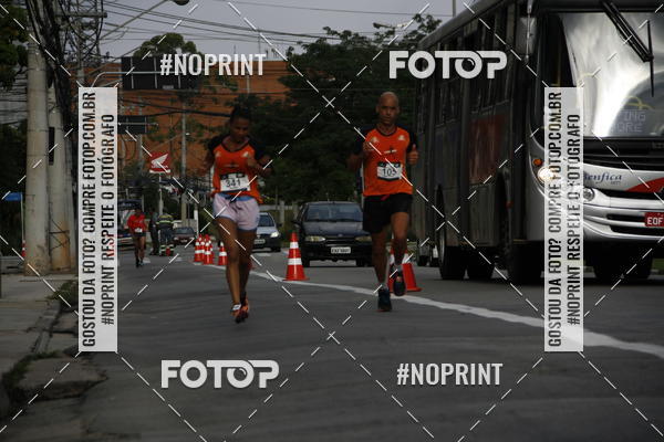 Buy your photos of the eventSantander Track & Field Run Series - Shopping Tambor on Fotop
